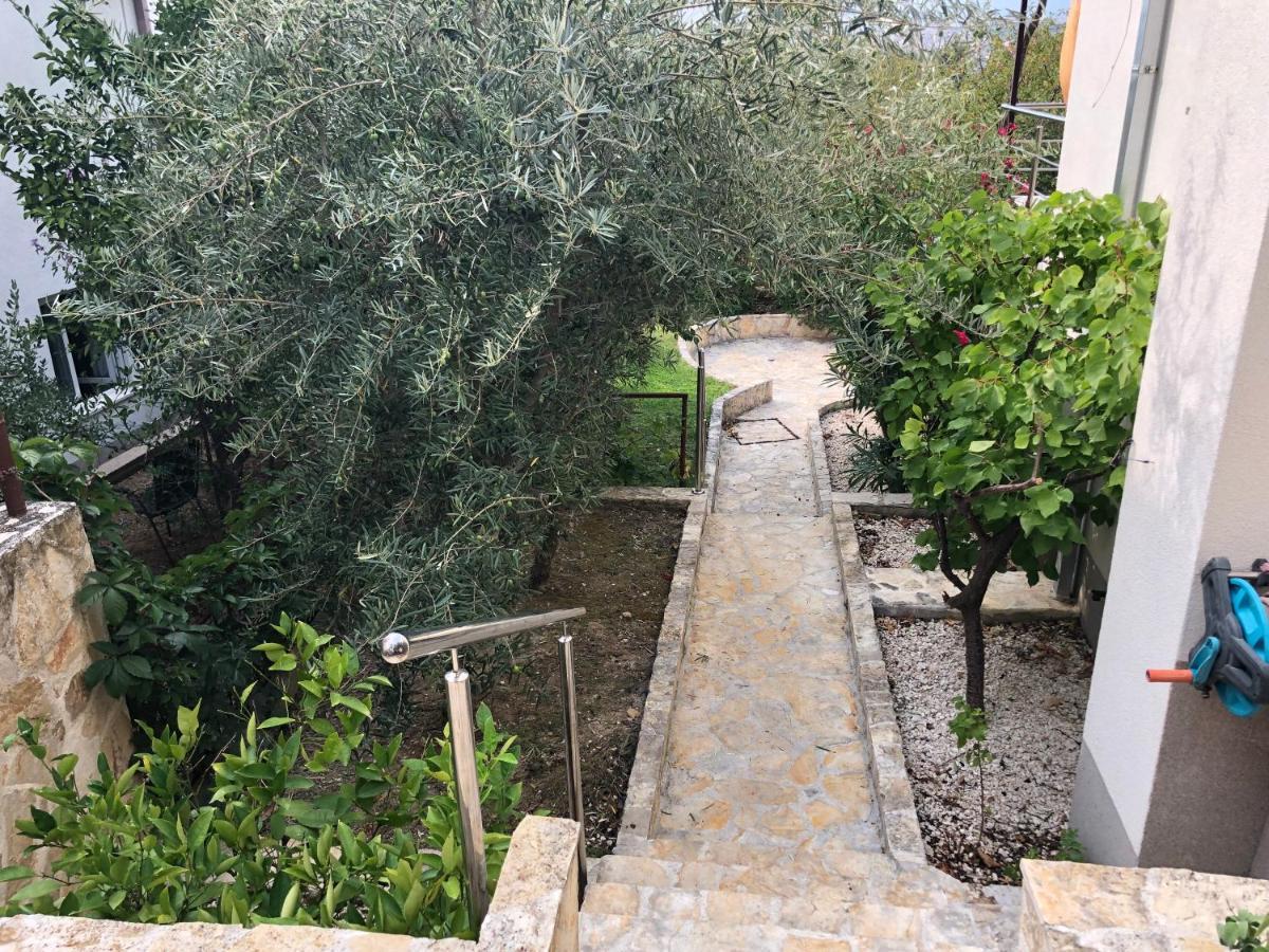 Dalmatia Apartments Podstrana Bagian luar foto