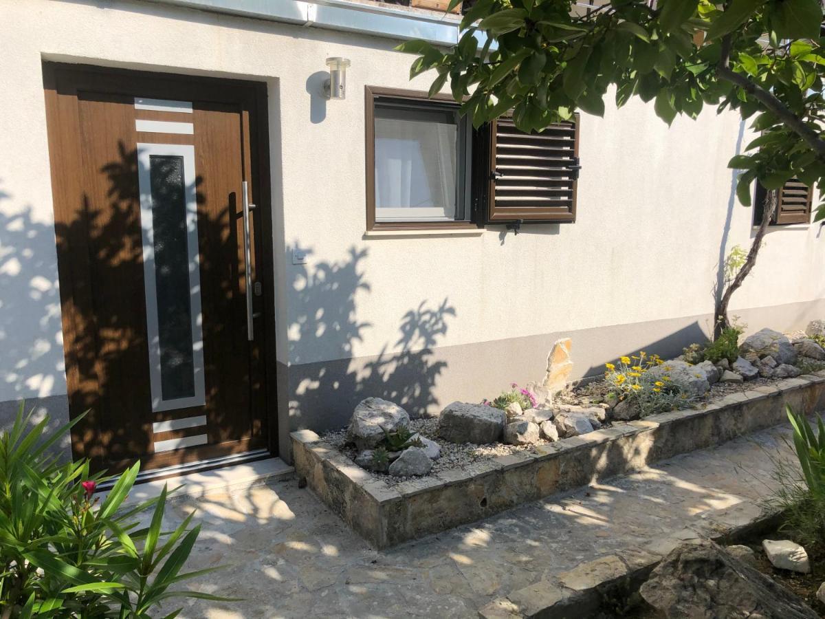 Dalmatia Apartments Podstrana Bagian luar foto